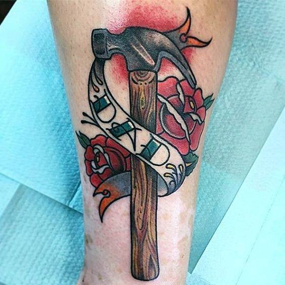 49 Tatuaggi per falegnami carpentieri (e il loro significato)
