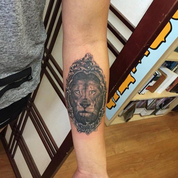 lion tattoo 218