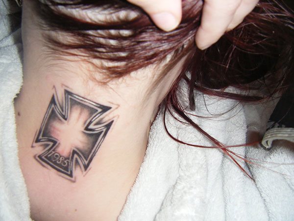 cross tattoo 424