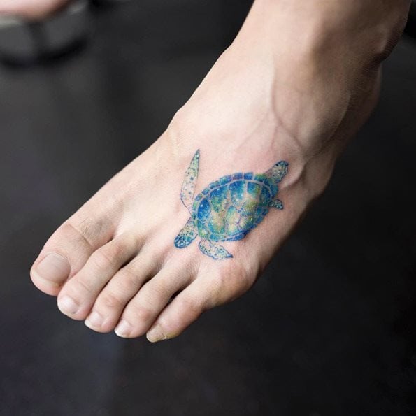 100 tatuaży z żółwiem: wzory i znaczenie