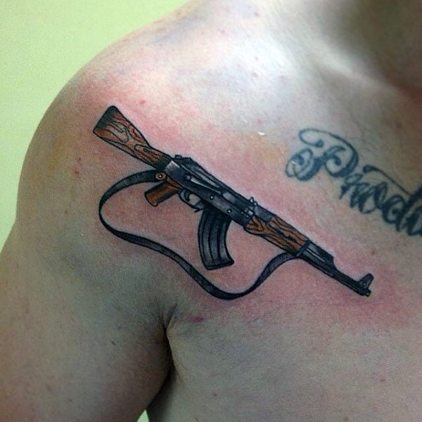 42 tatuaże z karabinkiem Ak-47 (ze znaczeniem)