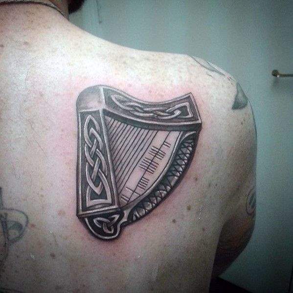 56 tatuaży z harfą (ze znaczeniem)