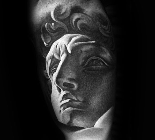 tatuaz rzymski posag 95