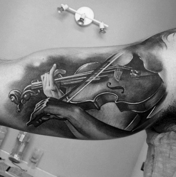 39 tatuaży ze skrzypcami (ze znaczeniem)
