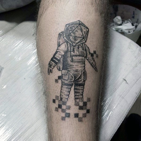 tatuaz astronauta astronomiczny 124