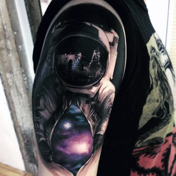tatuaz astronauta astronomiczny 150