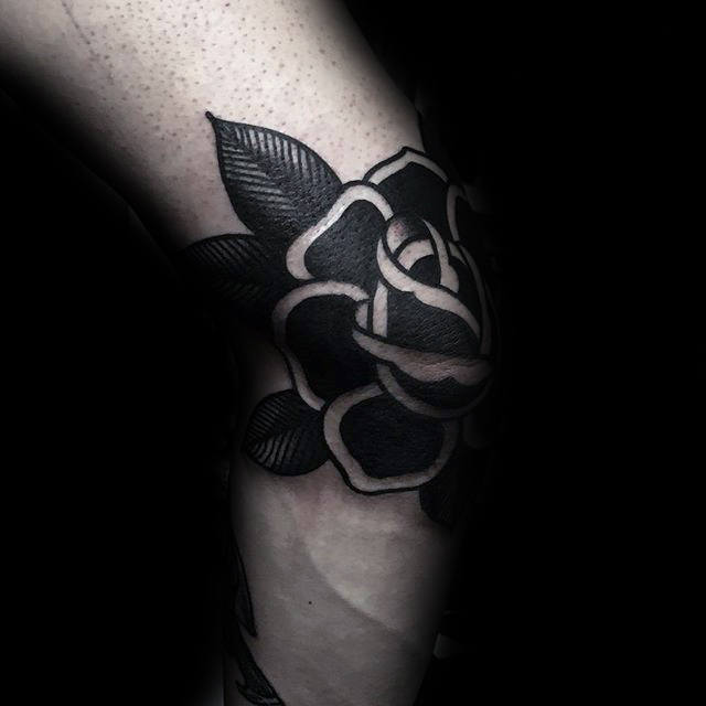 tatuaz czarna roza 08
