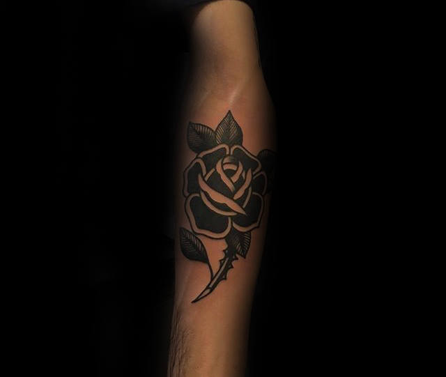 tatuaz czarna roza 30