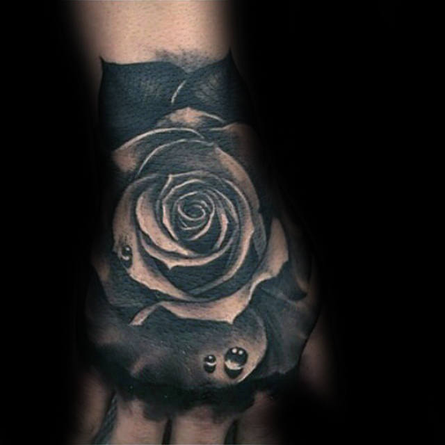 tatuaz czarna roza 42