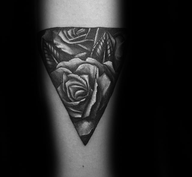 tatuaz czarna roza 78