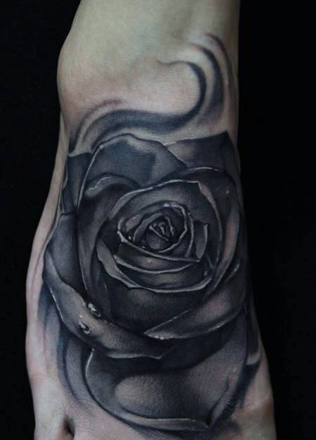 tatuaz czarna roza 86