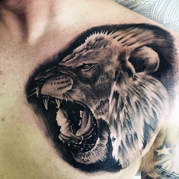 tatuaz lew klatce piersiowej 104