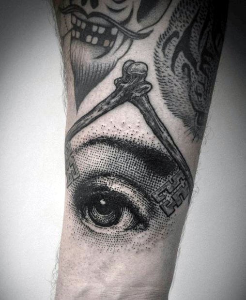 tatuaz oko opatrznosci 114