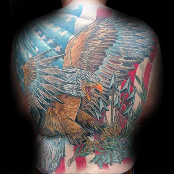 tatuaz orla na plecach 02