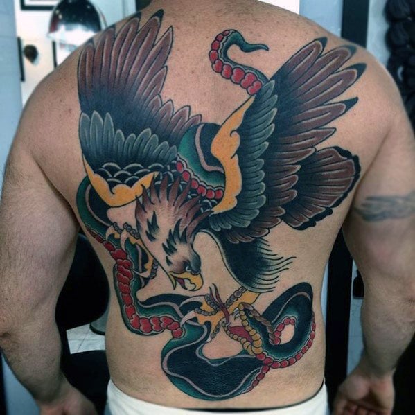 tatuaz orla na plecach 10