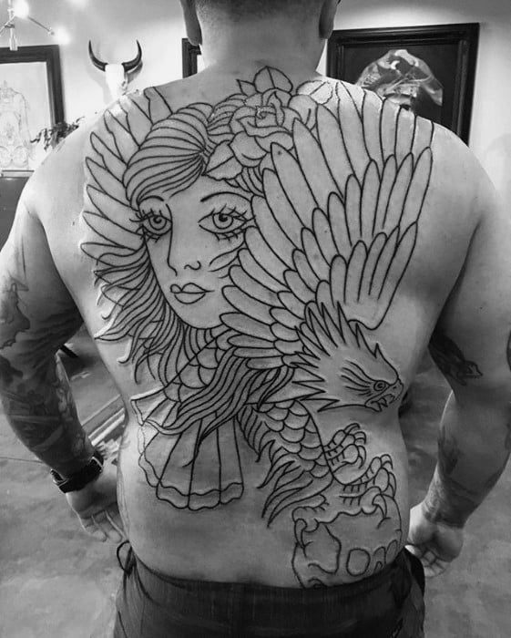 tatuaz orla na plecach 32