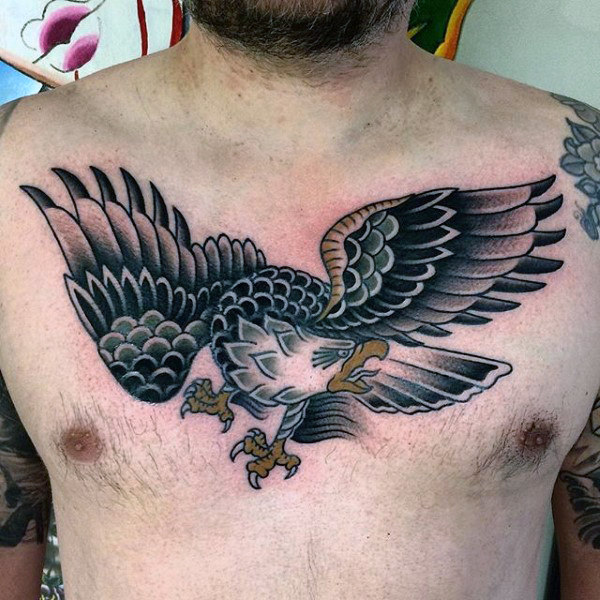 80 tatuaży z orłem na klatce piersiowej (ze znaczeniem)