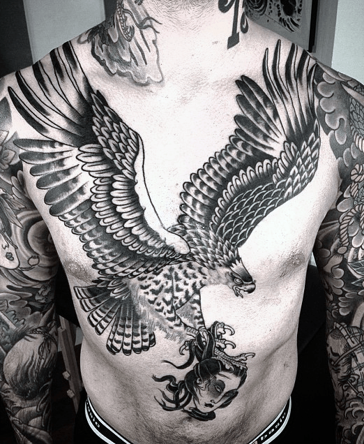 tatuaz orzel klatce piersiowe 126