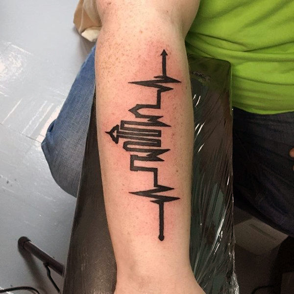 tatuaz elektrokardiografia elektrokardiogram 80