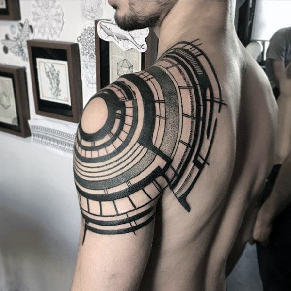 tatuaz tribal na ramieniu 04