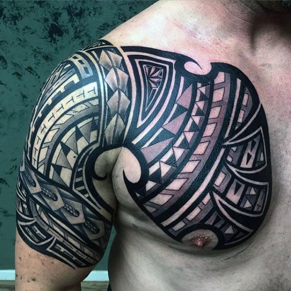 tatuaz tribal na ramieniu 132