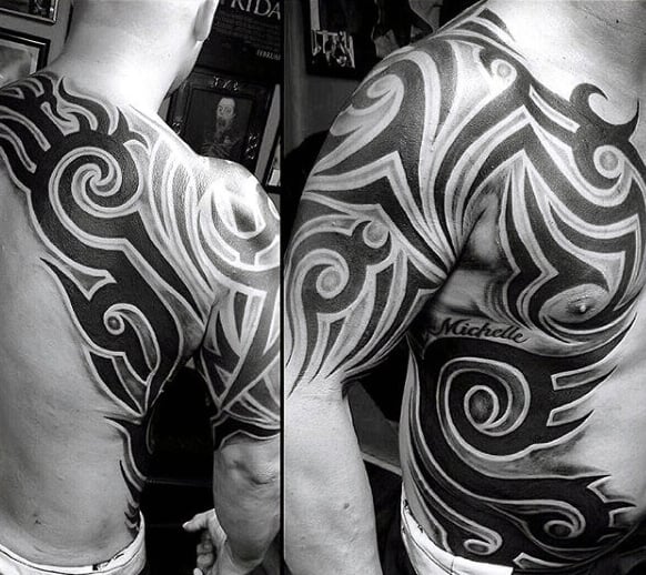 tatuaz tribal na ramieniu 150