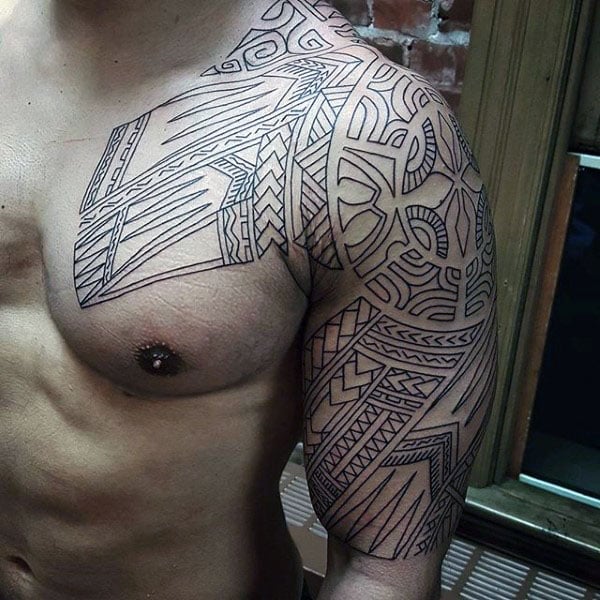 tatuaz tribal na ramieniu 46