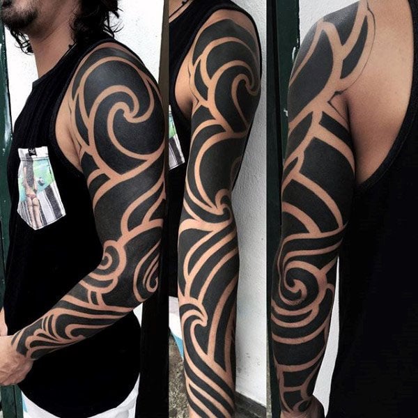 tatuaz tribal na ramieniu 90