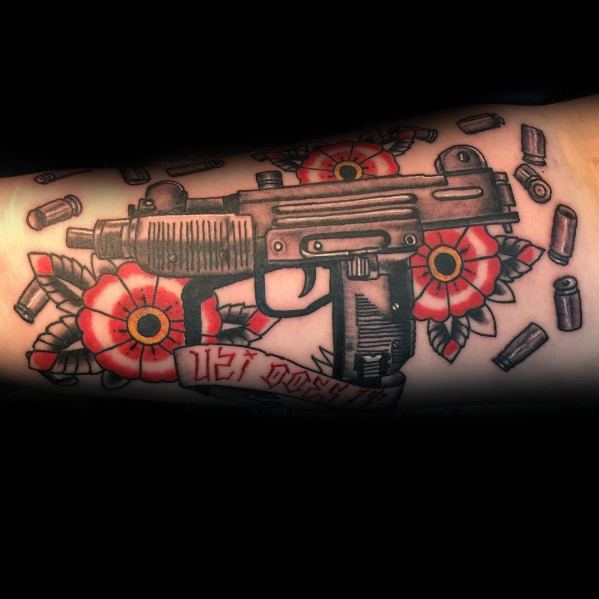 tatuaz uzi izraelski pistolet 10