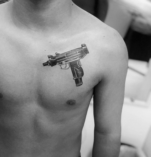 tatuaz uzi izraelski pistolet 20