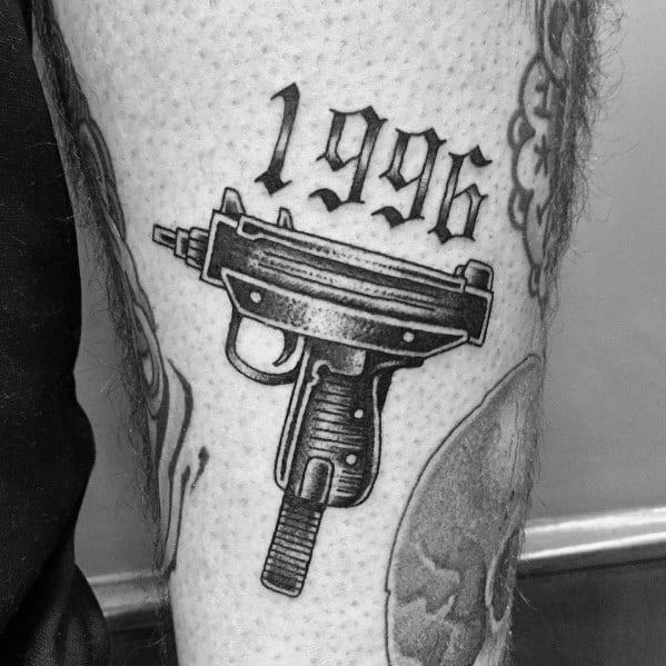 tatuaz uzi izraelski pistolet 48