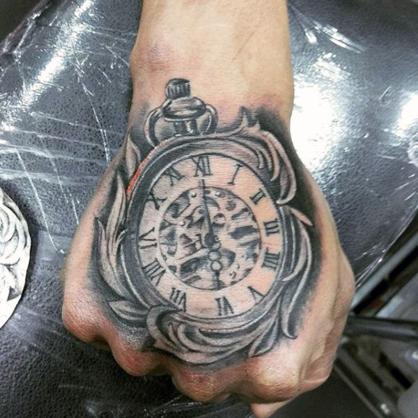 tatuaz zegarek kieszonkowy 82