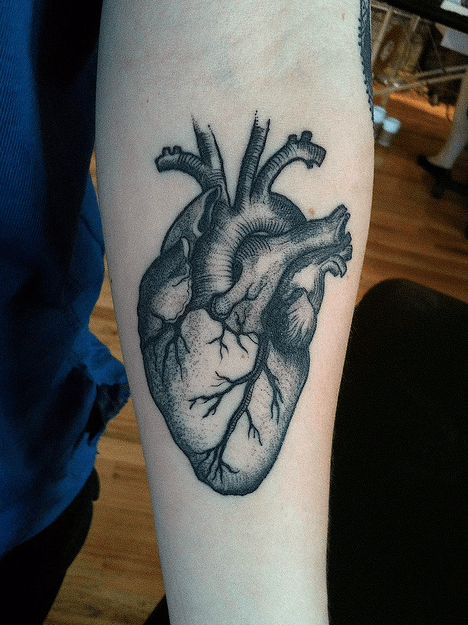 tatuaz realistyczne serce 04