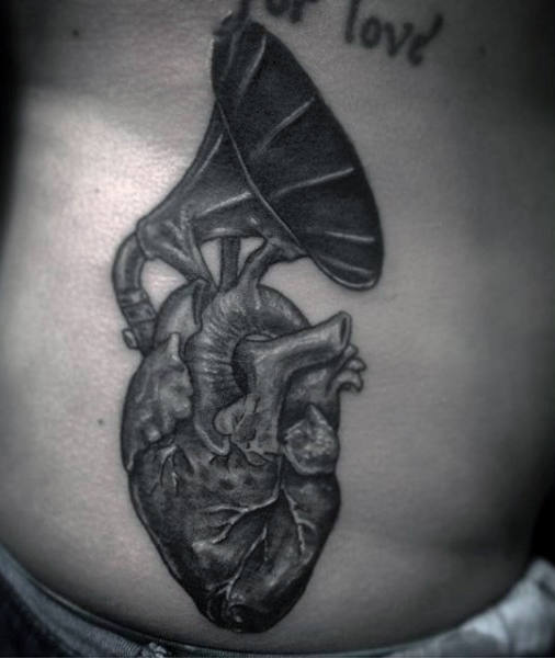 tatuaz realistyczne serce 52