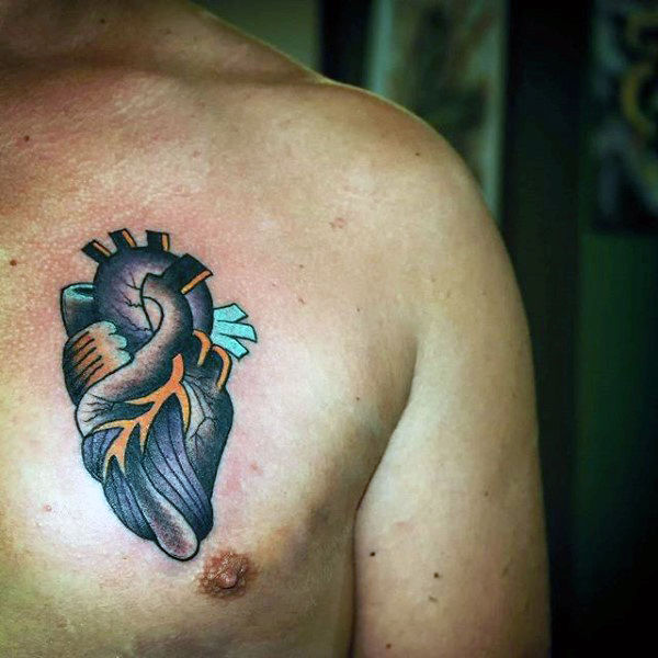 tatuaz realistyczne serce 78