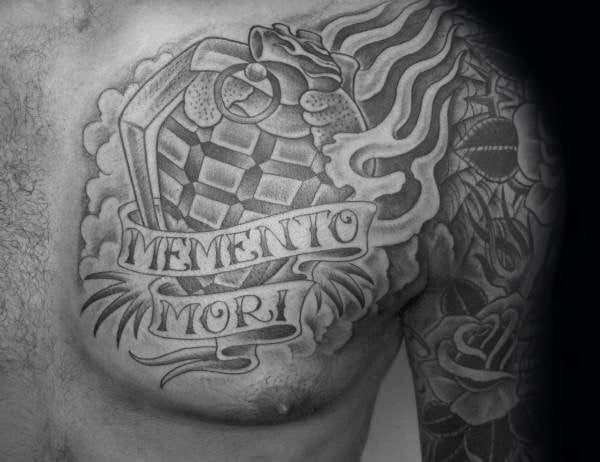 tatuaz sentencja memento mori 46