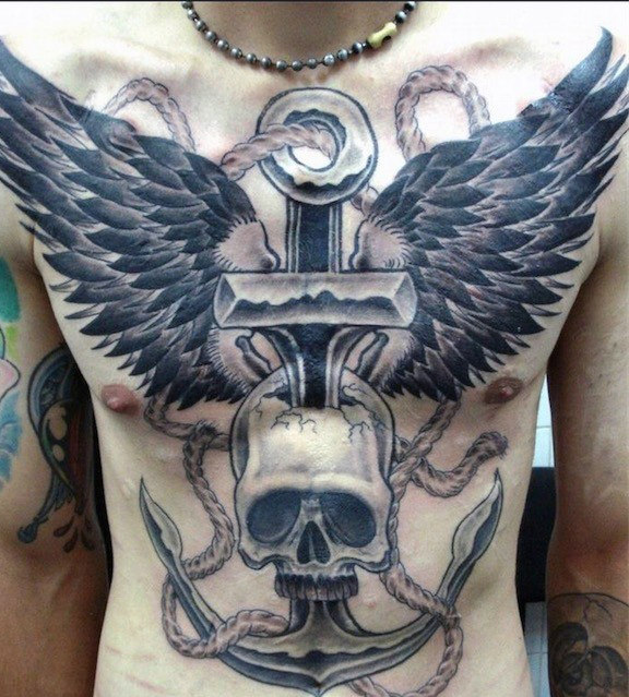 tatuaz skrzydla klatce piersiowej 54