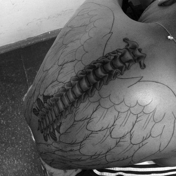 tatuagem coluna vertebral 142