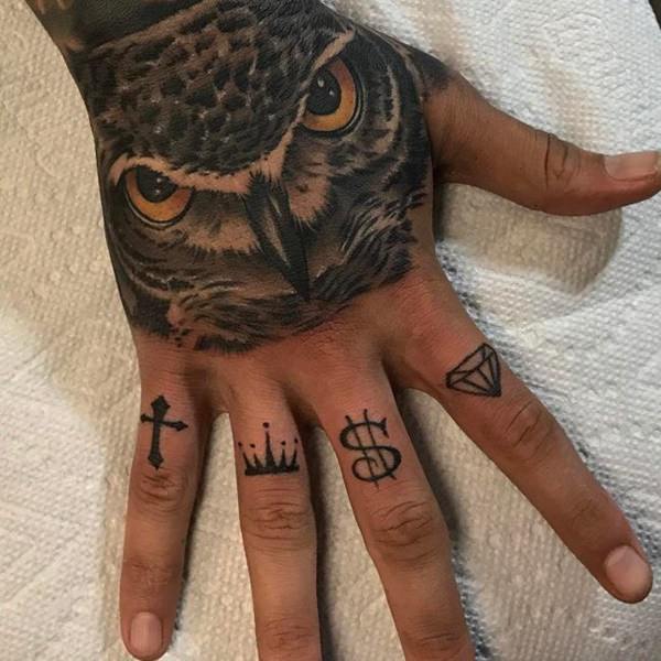 Coruja na Mão - Tattoo