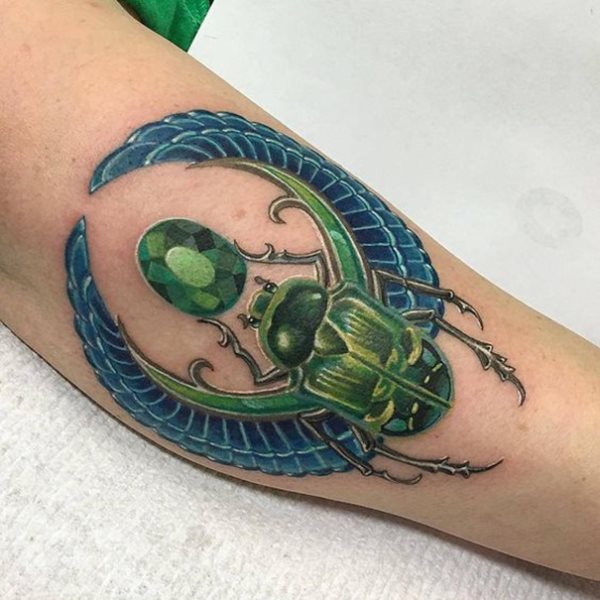 tatuagem escaravelho 108