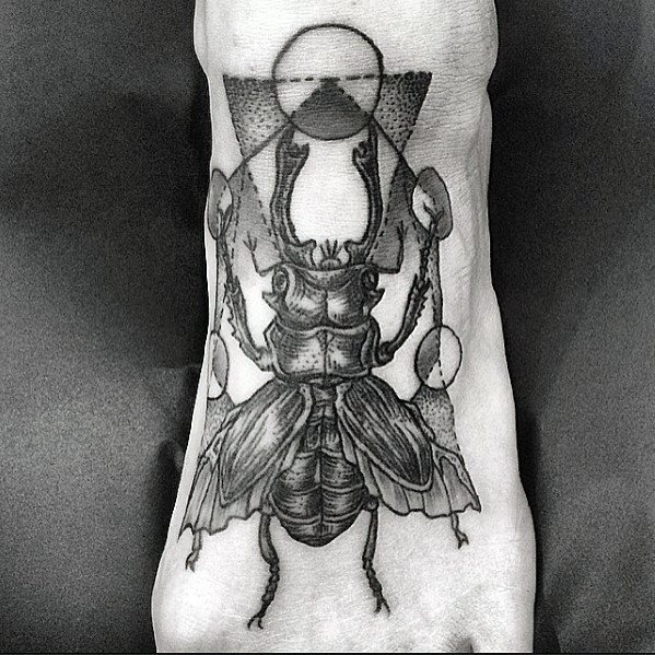 tatuagem escaravelho 154