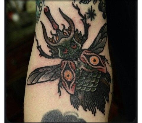 tatuagem escaravelho 62