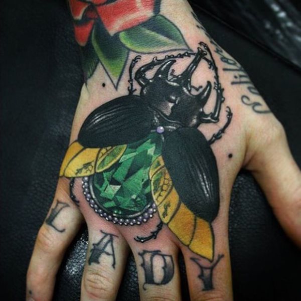 tatuagem escaravelho 88