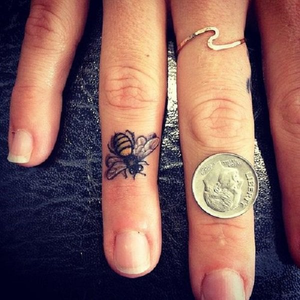 tatuagem abelha 324
