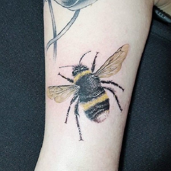 tatuagem abelha 714