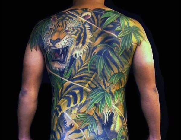 tatuagem costas 373