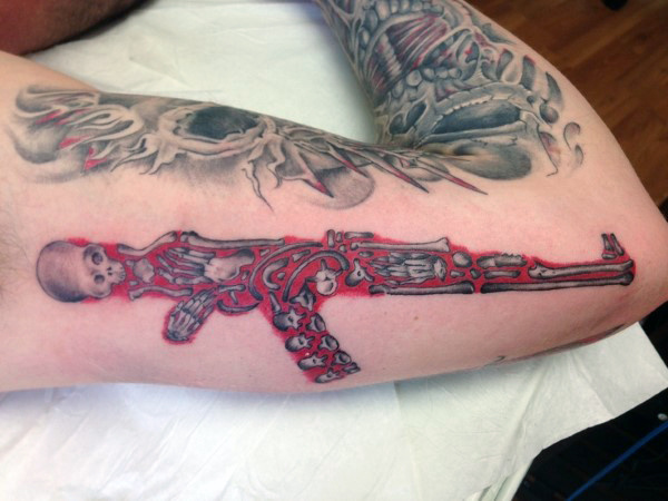 tatuagem arma ak47 121