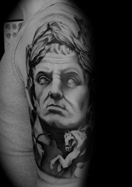 tatuagem estatua romana105