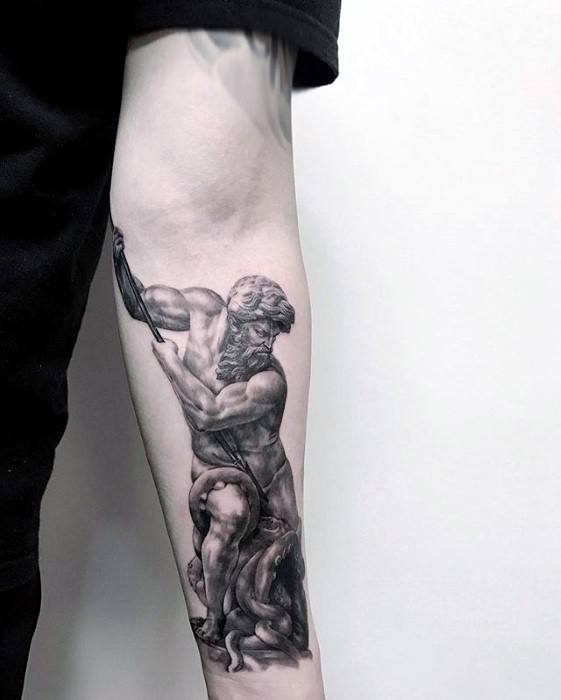 79 tatuagens de estátuas romanas para mostrar força