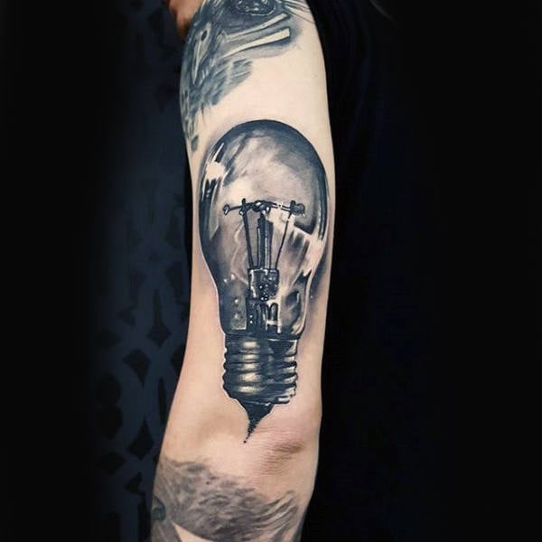 tatuagem lampada 143